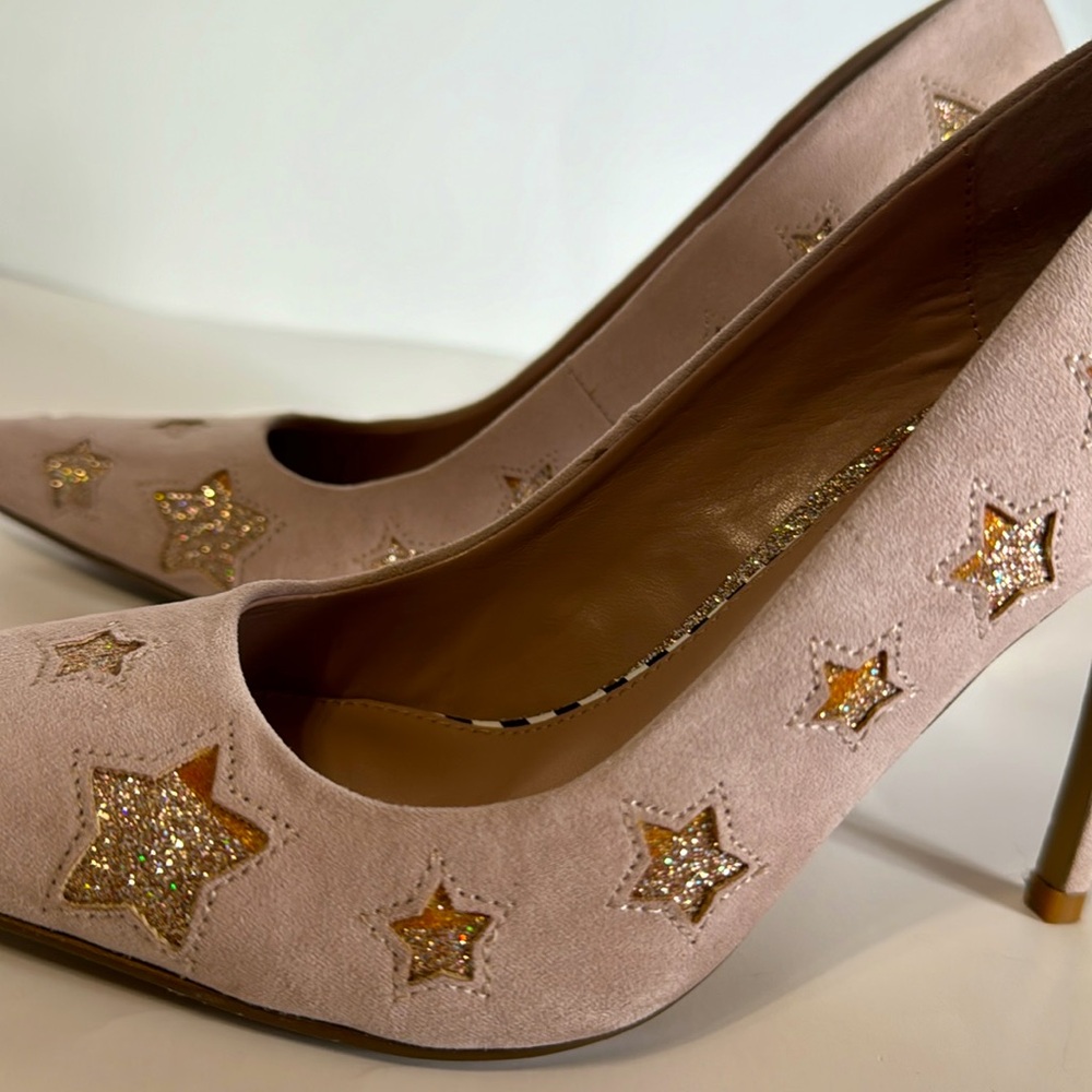 Betsey Johnson Pink Star Heels - Picture 6 of 13